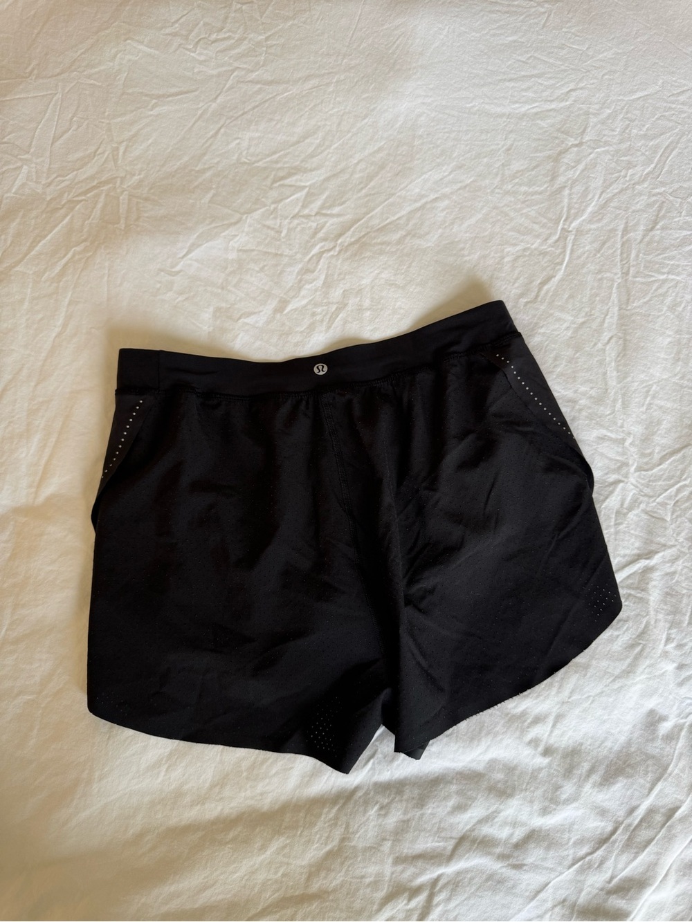 Lululemon Find Your Pace High-Rise Lined Short 3" - Black (Size 8) - Picture 3 of 4